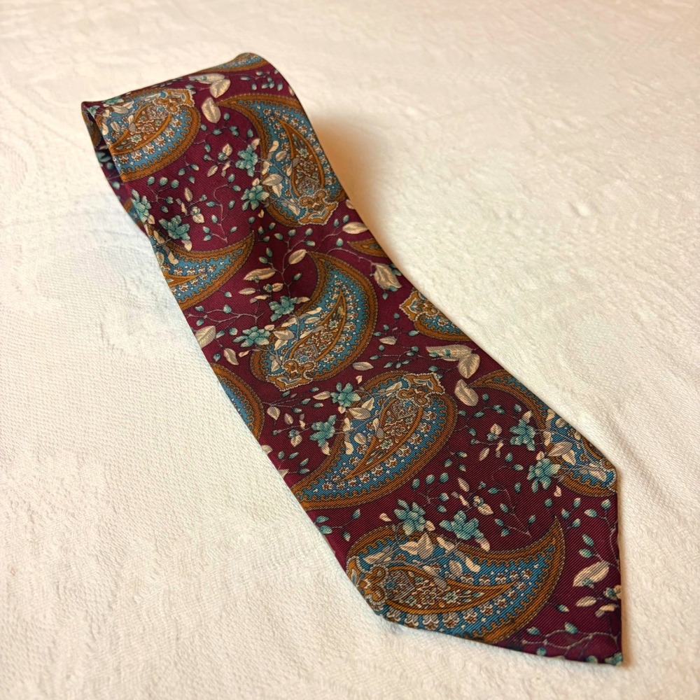 Mallory & Church Ltd Men Burgundy Silk Paisley Floral Necktie Made in Costa Rica